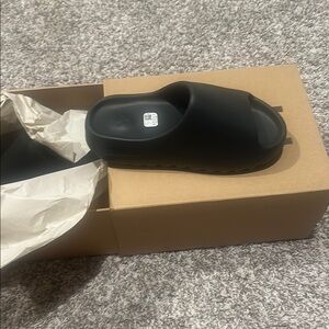 Yeezy Black Women's Slippers